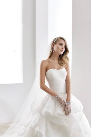 Ärmelloses Organza Herz-Ausschnitt A-Line Romantisches Brautkleid