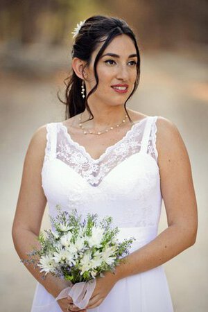 Übergröße Legeres Bodenlanges Brautkleid mit V-Ausschnitt mit Applikation