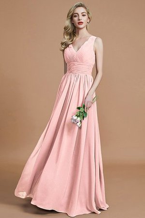 Rocken Sie eine Winterhochzeit mit weichen Stoffen wie Samt 9ce2-kmkm0-naturliche-taile-v-ausschnitt-a-linie-bodenlanges-brautjungfernkleid-aus-chiffon