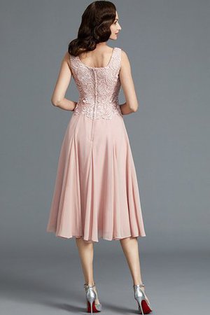 Chiffon A Linie Natürliche Taile Schaufel-Ausschnitt Wadenlanges Brautmutterkleid