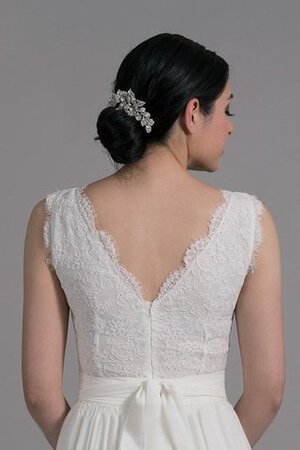 Spitze V-Ausschnitt Luxus Schlichtes Brautkleid mit Bordüre