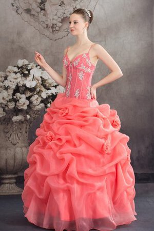 Duchesse-Linie Spaghetti Träger Quinceanera Kleid mit Applikation mit Rüschen