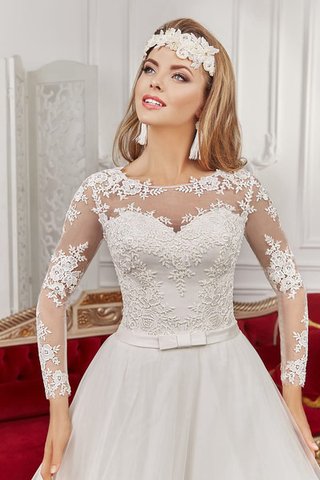 A Linie Luxus Konservatives Brautkleid mit Applikation mit Schmetterlingsknoten