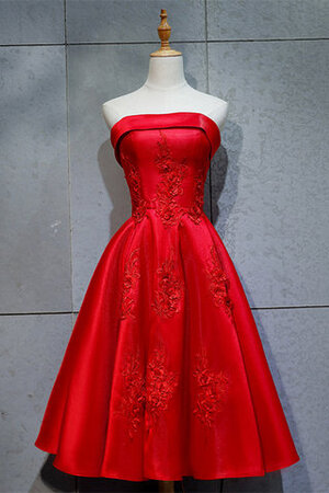 Normale Taille Wunderbar Romantisches Knielanges Ballkleid mit Stickerei