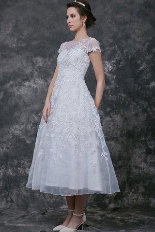 Bateau Ausschnitt A-Linie Stilvolles Wadenlanges Brautkleid mit Applike