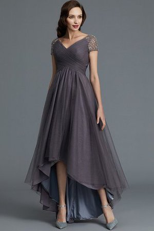 in dem die Braut ein prächtiges Brautkleid aus Spitze trägt 9ce2-syu4i-kurze-armeln-prinzessin-tull-a-line-brautmutterkleid-mit-v-ausschnitt