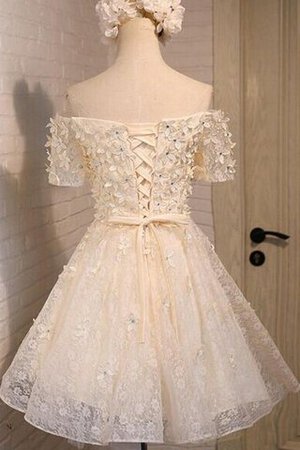 Schulterfreier Ausschnitt Spitze Kurzes Elegantes Abiballkleid mit Blume