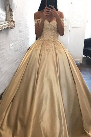 Natürliche Taile Satin Schulterfrei Modus Ballkleid mit Applike