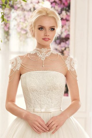 Schulterfreier Ausschnitt Duchesse-Linie Spitze Romantisches Brautkleid mit Applike