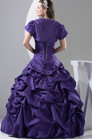 Pick-Ups Duchesse-Linie Gesticktes Quinceanera Kleid mit Herz-Ausschnitt